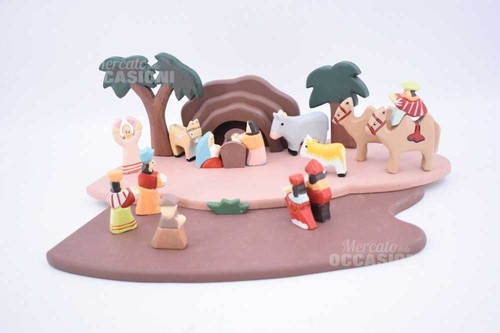 Krippe mit holzfiguren - krippe, (basis